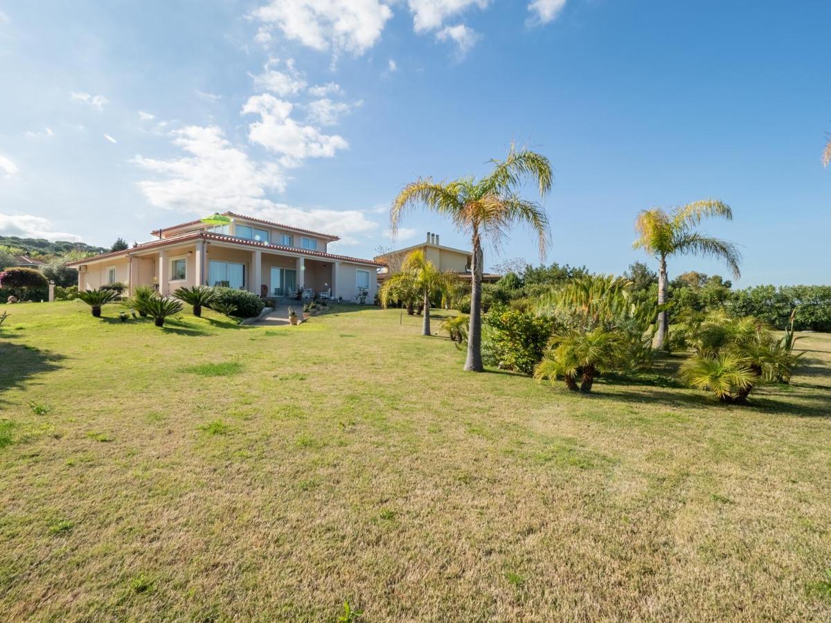 B&B Le Bouganville Capoterra Exterior photo